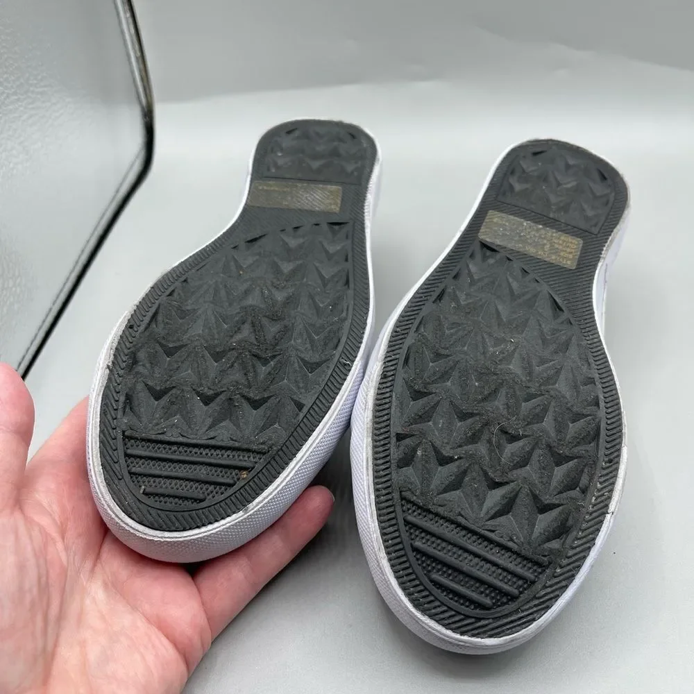New without tags Twisted  step into and out of tennis shoe size 6